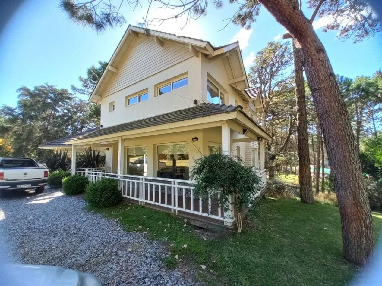 CHALET EN CARILO, Entorno natural con Piscina y Quincho