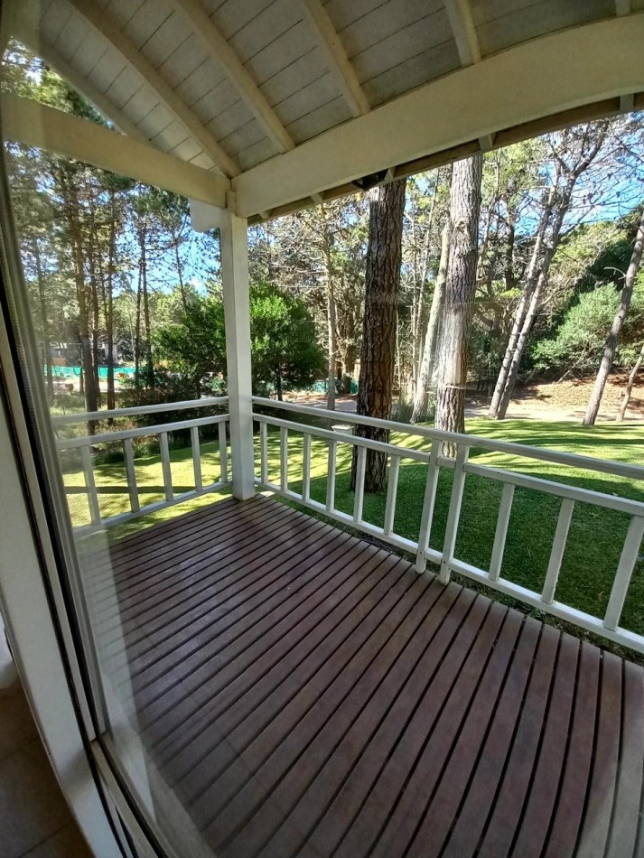 CHALET EN CARILO, Entorno natural con Piscina y Quincho