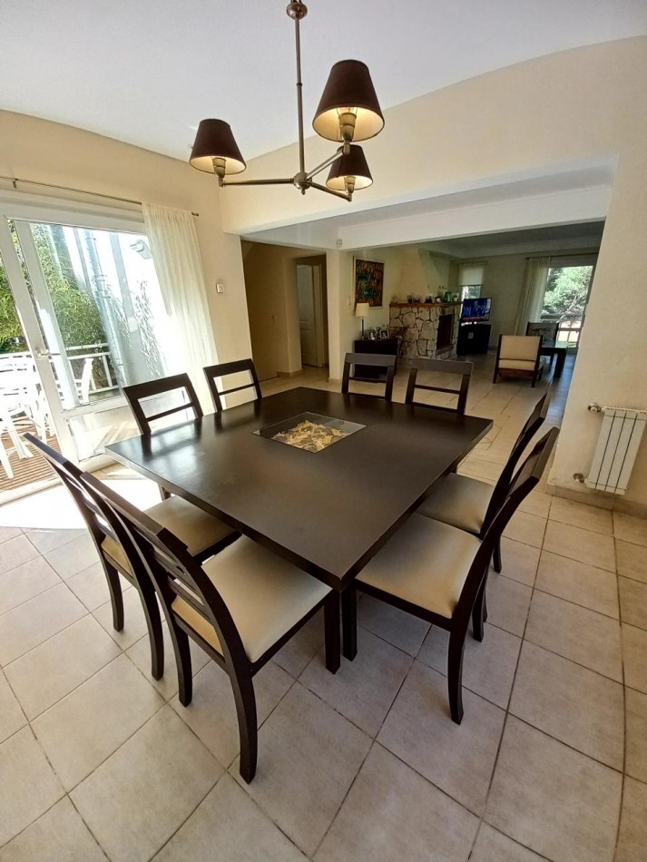 CHALET EN CARILO, Entorno natural con Piscina y Quincho
