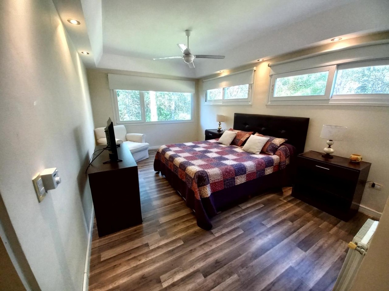 CHALET EN CARILO, Entorno natural con Piscina y Quincho