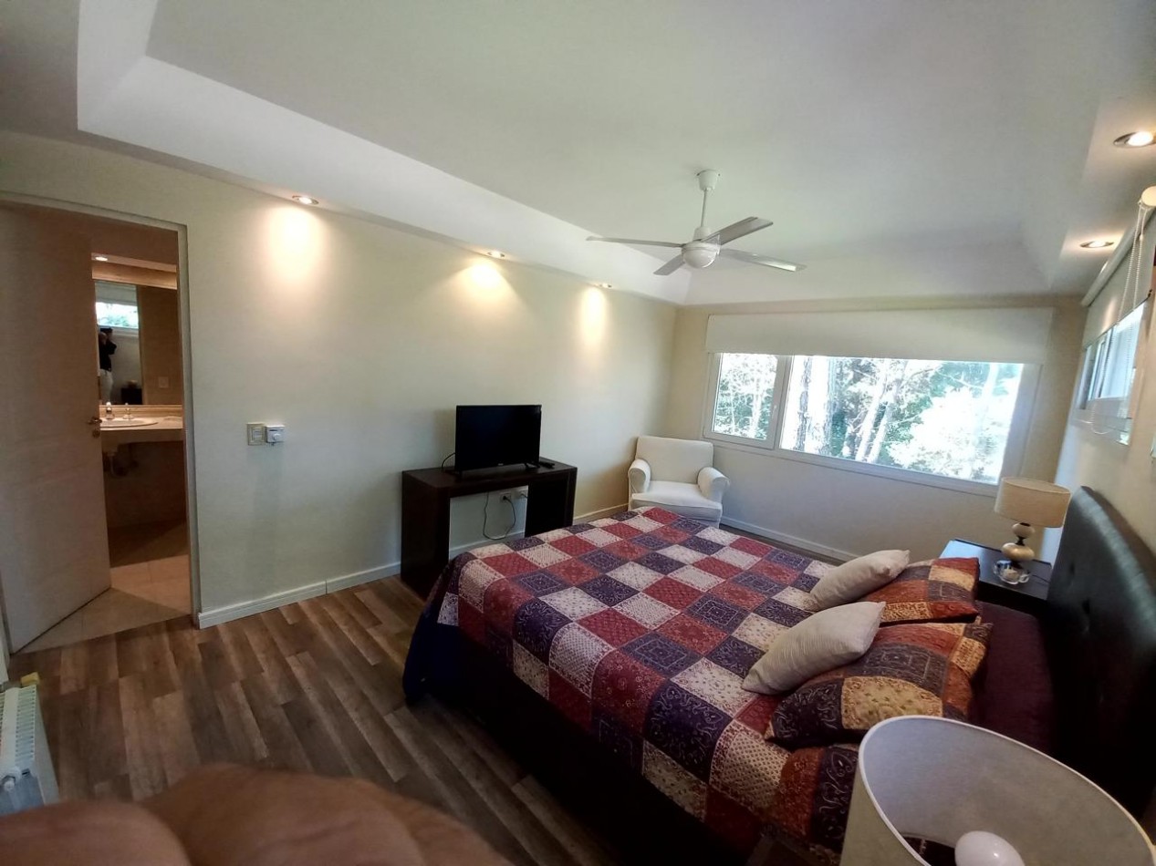 CHALET EN CARILO, Entorno natural con Piscina y Quincho