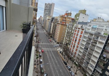 3 Ambientes con Balcon Sobre Av. Colon 
