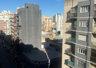 NUEVO INGRESO! Luminoso y Amplio Monoambiente a la Calle - Amoblado y Decorado